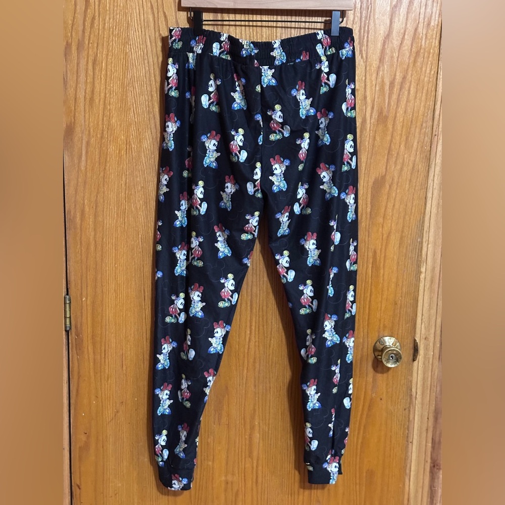 Disney Minnie joggers women’s sz lg/XL pockets butter‎ soft